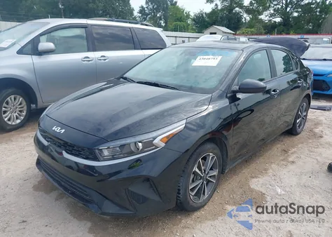 2023 Kia Forte Lxs z USA, uszkodzony, nr VIN 3KPF24AD8PE687775